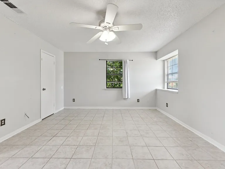 3217 Honeysuckle Dr — Photo 25