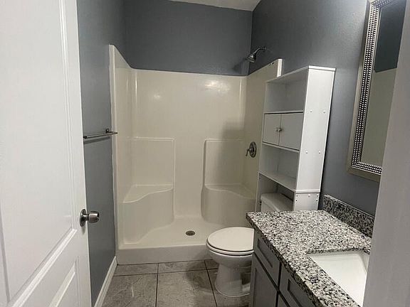 3rd image of 1548 Van Buren Ave