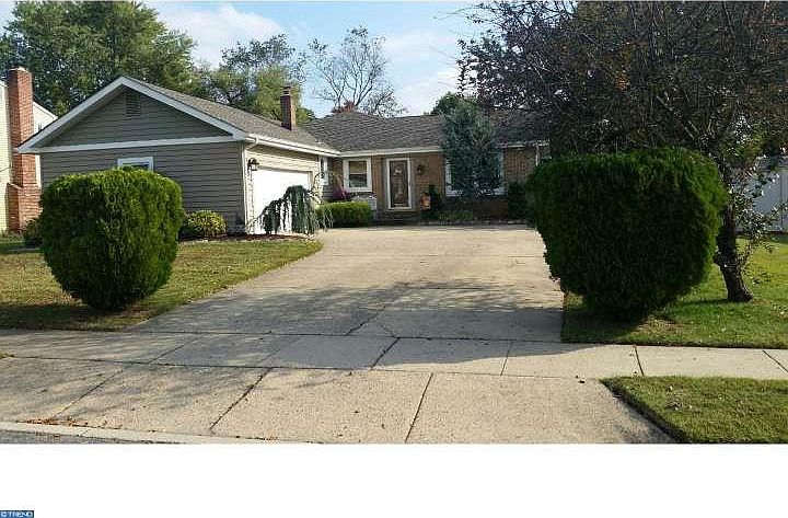 2nd image of 185 Golfview Dr