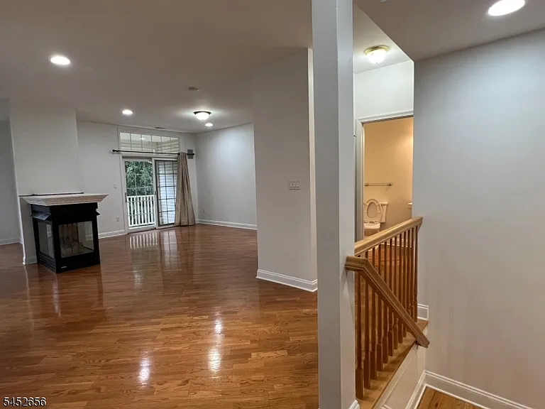 311 Kensington Ln — Photo 11