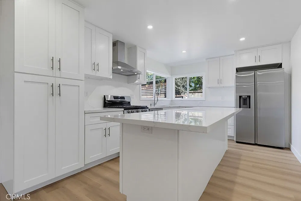 3 bed, 1899 sqft, $4,500 — Photo 3
