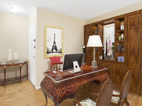 3rd image of 2 Fordham Hill Oval APT 6A