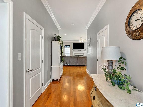 3rd image of 2518 Millwood Cir SE