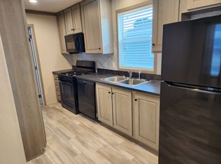176 Colorado St #176, Belleville, MI 48111