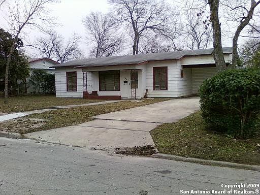 1st image of 150 MANNING DR