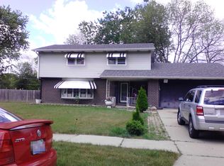 730 S McAree Rd, Waukegan, IL 60085