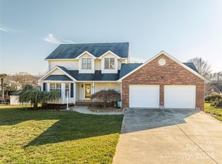 2511 Chandy St, Newton, NC 28658