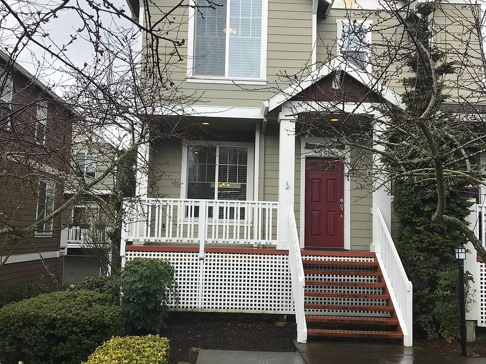 Front view of townhouse.