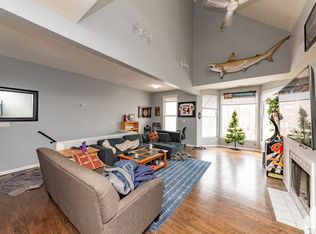 1057 W Cornelia Ave #2F, Chicago, IL 60657