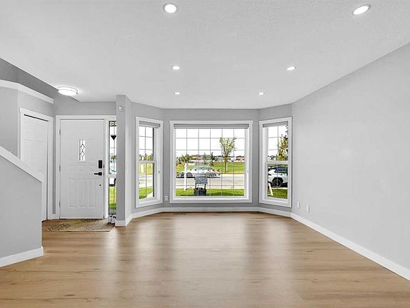 4th image of 1080 Martindale Blvd N