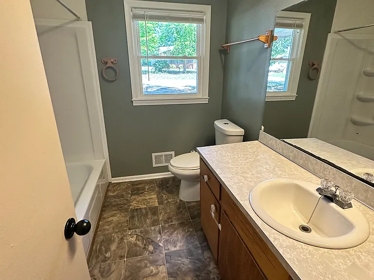 2407 Valleybrook Rd — Photo 12