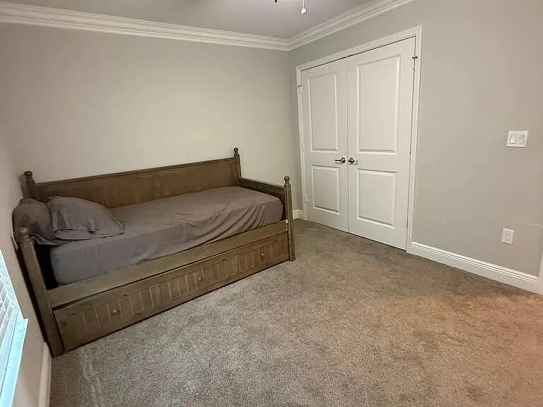 349 NW Hibiscus St — Photo 7