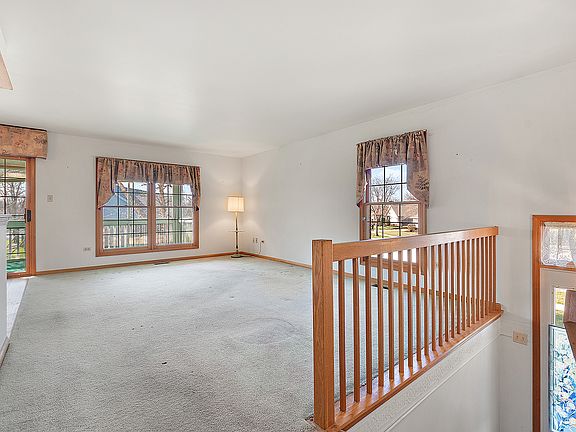 2nd image of 10291 Cambridge Dr