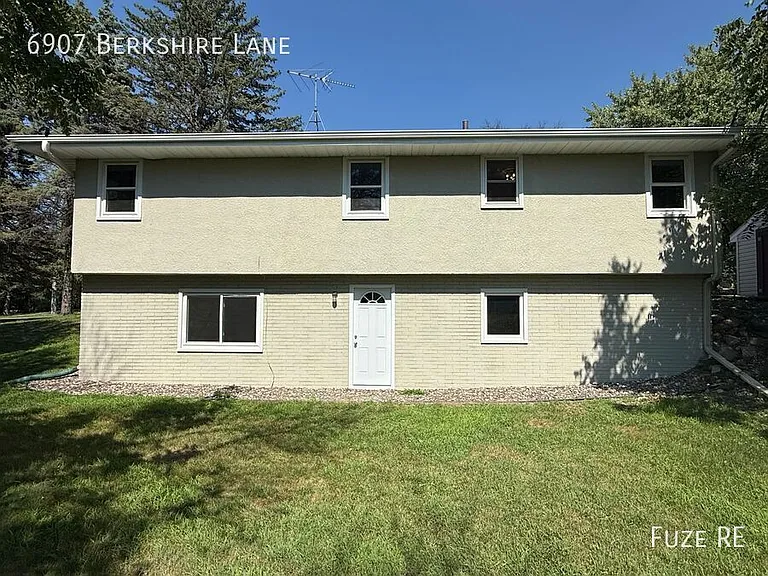 6907 Berkshire Ln — Photo 32