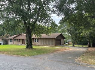 40 Willard Dr, Marietta, GA 30066