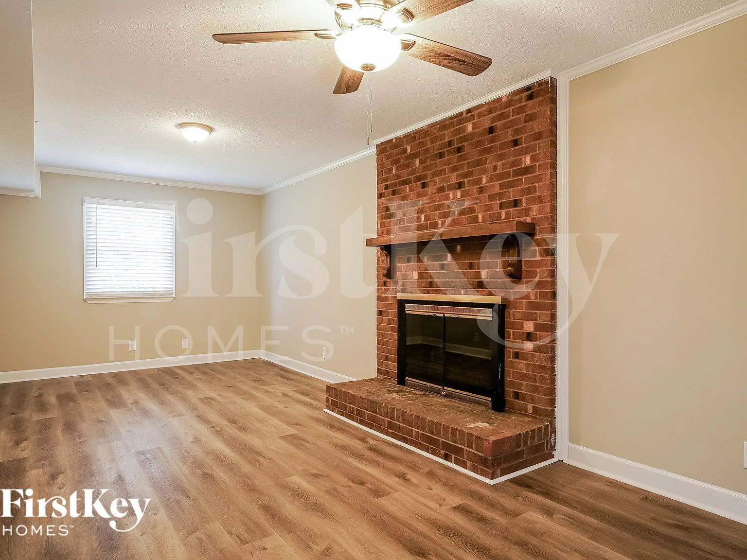 4 bed, 2.0 bath, 1732 sqft, $2,190 — Photo 3