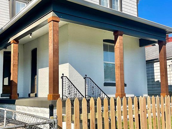 3rd image of 2804 Montgomery St