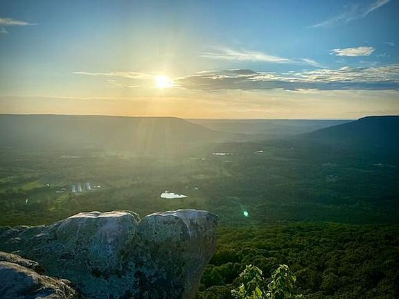 4th image of 8 W Bluff Rd