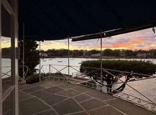 700 Steamboat Rd #1W, Greenwich, CT 06830