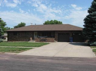 910 State St, Creighton, NE 68729