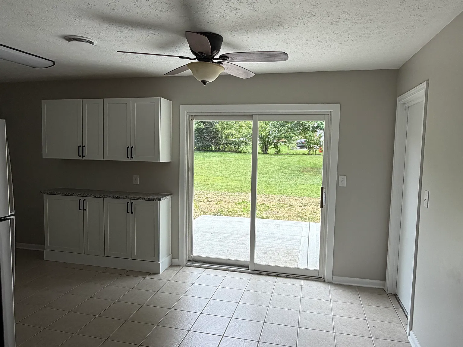 3703 Oakwood Dr — Photo 3