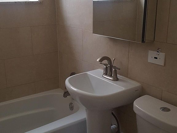 4th image of 8052 N Oriole Ave APT 1