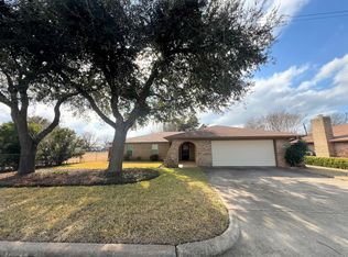 803 Lincoln St, Mcgregor, TX 76657