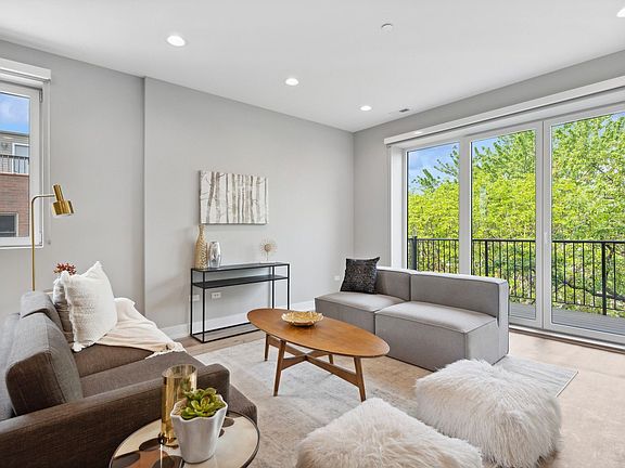 2nd image of 3335 N Sheffield Ave #Penthouse