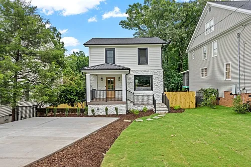 28 Douglas Dr Photo 1