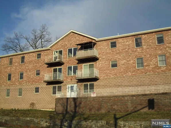 118 Bergen Blvd APT 3B, Palisades Park, NJ 07650