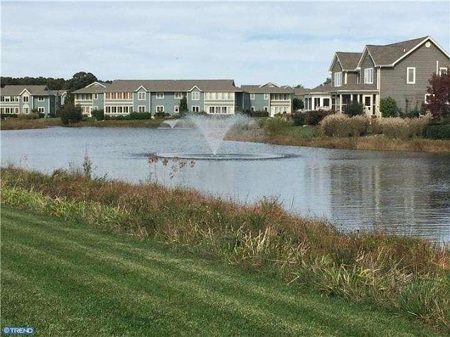 1st image of 342 Lakeside Dr