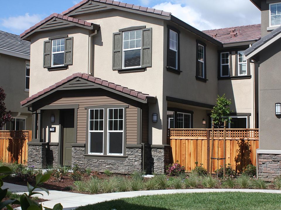 1st image of 779 Cedar Pl
