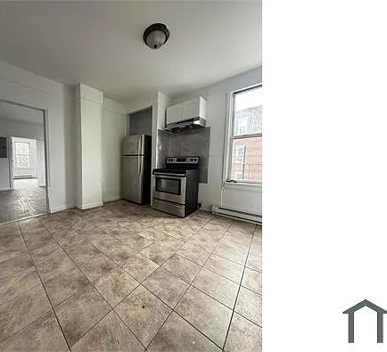 4 bed, $3,300 — Photo 2