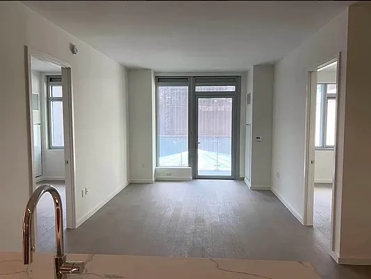 Rented by E Realty International Corp | media 27