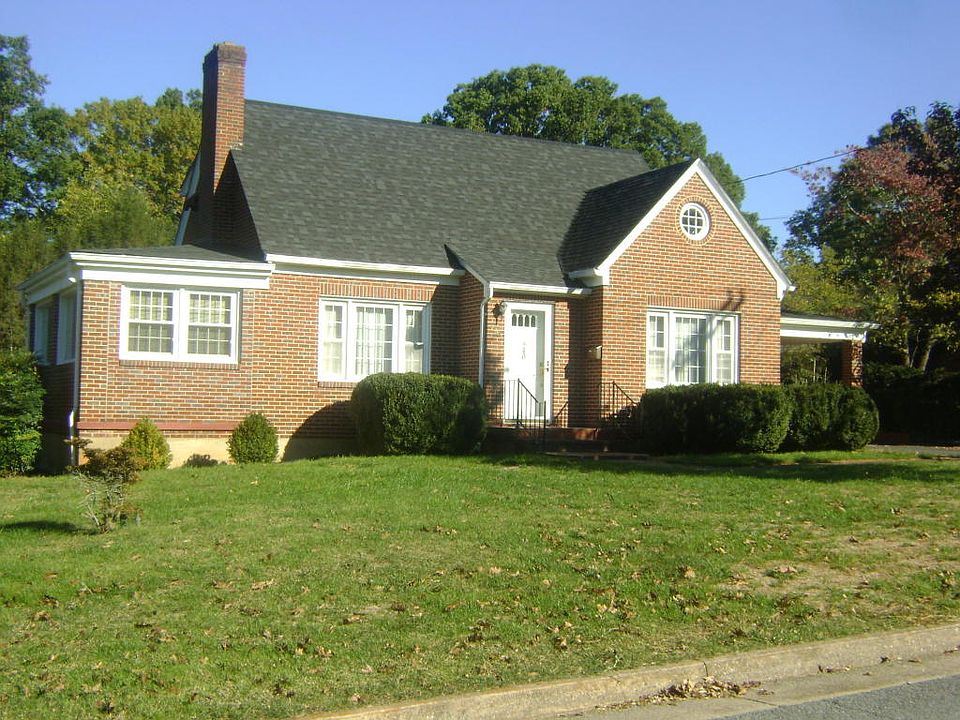 1st image of 240 Hillcrest Dr