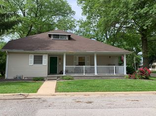 701 N Walnut St, Breese, IL 62230