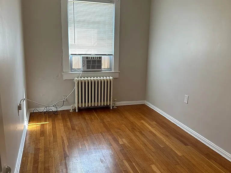 19-49 W Bond St — Photo 6