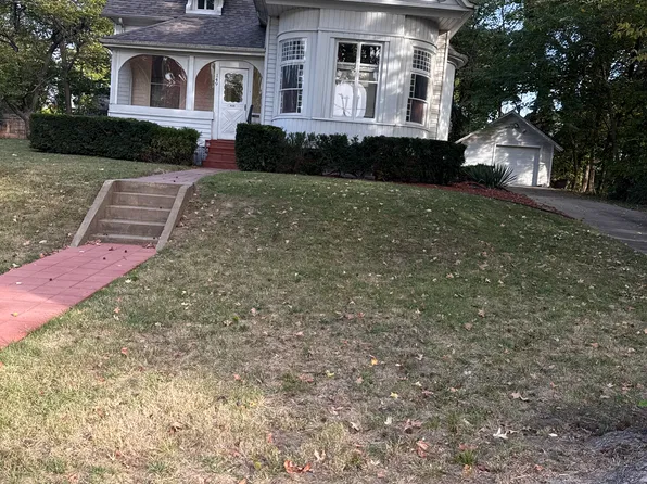 149 E High St, Edwardsville, IL 62025