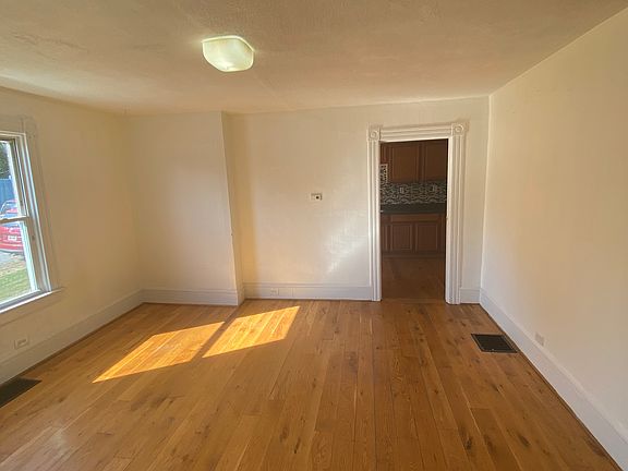 2nd image of 174 Parrish St