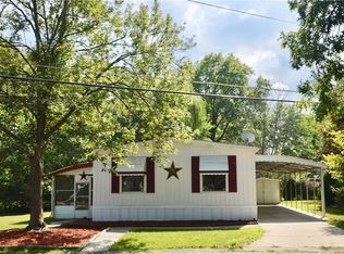 15 Sunrise Blvd #15, Olmsted Falls, OH 44138