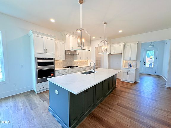 4th image of 2404 Broomhall Ln #206