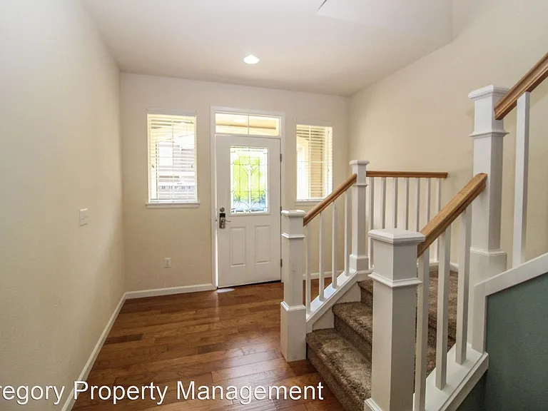 19523 33rd Dr SE — Photo 2