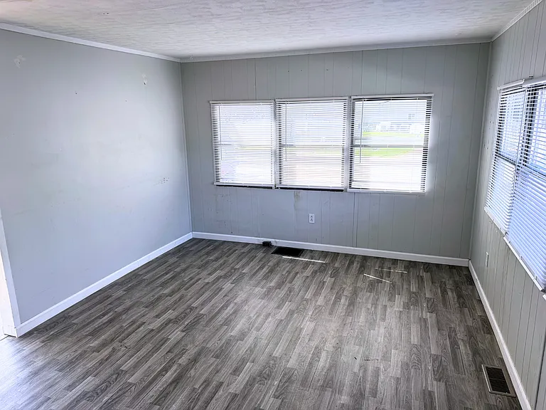 661 N 19th St #27 — Photo 4