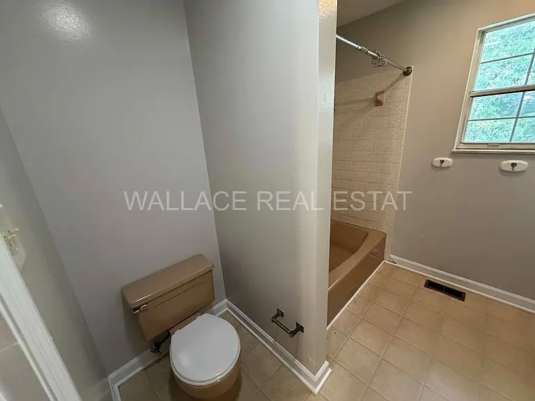 11141 Pleasant Forest Dr — Photo 11