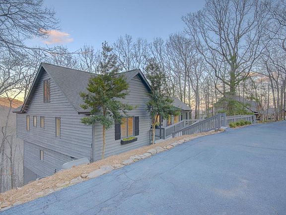 2nd image of 262 Columbine Dr