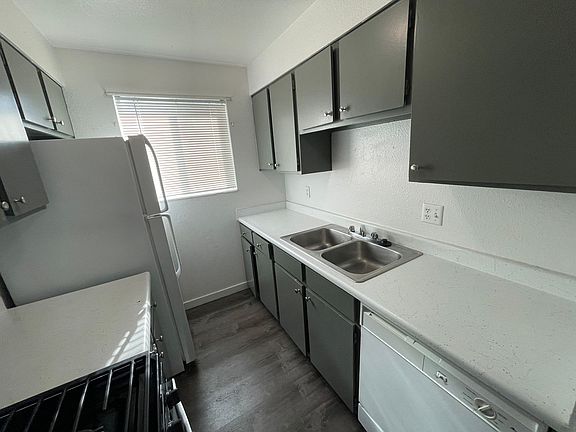 3rd image of 2707 S Adams St APT 4