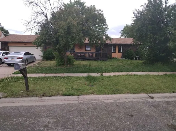 2420 N Charlotte Ct, Wichita, KS 67220