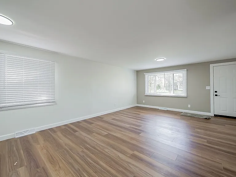9650 Cooley Lake Rd — Photo 21