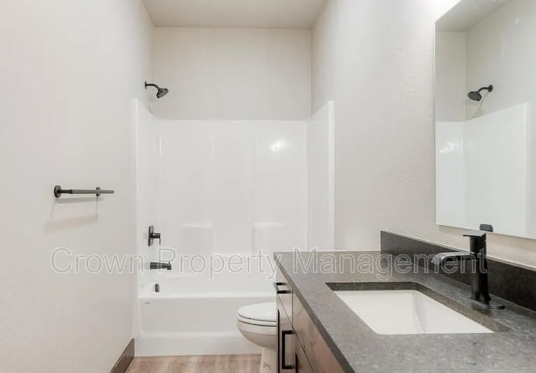4032 Snowberry Ave — Photo 29