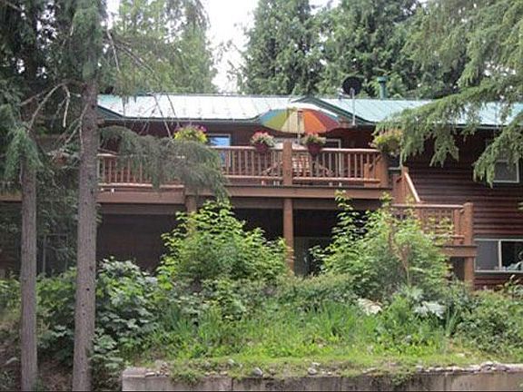 3rd image of 180 Holly Dr